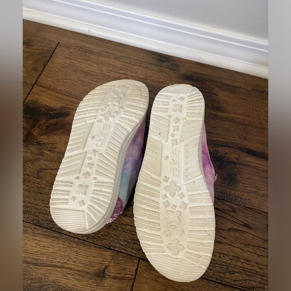 Hey Dude Shoes, size 4.5Y, 5L. - Picture 5 of 9